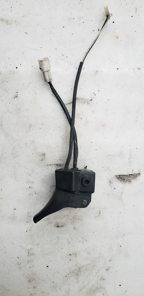 LEVER HOLDER ASSY (RIGHT) - YAMAHA - 8KX-82720-00-00 yamaha