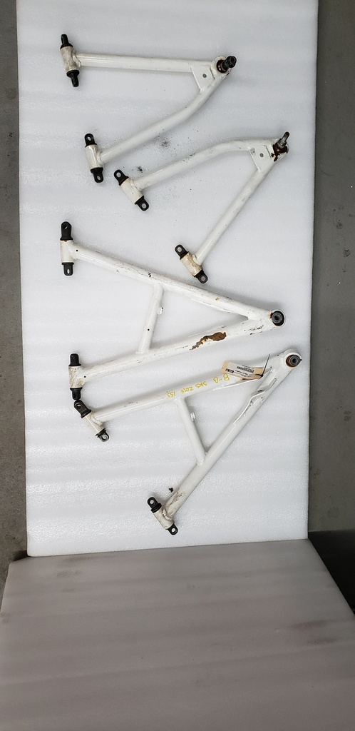 LOT TABLES POLARIS - Etait sur un SKS de 2016.