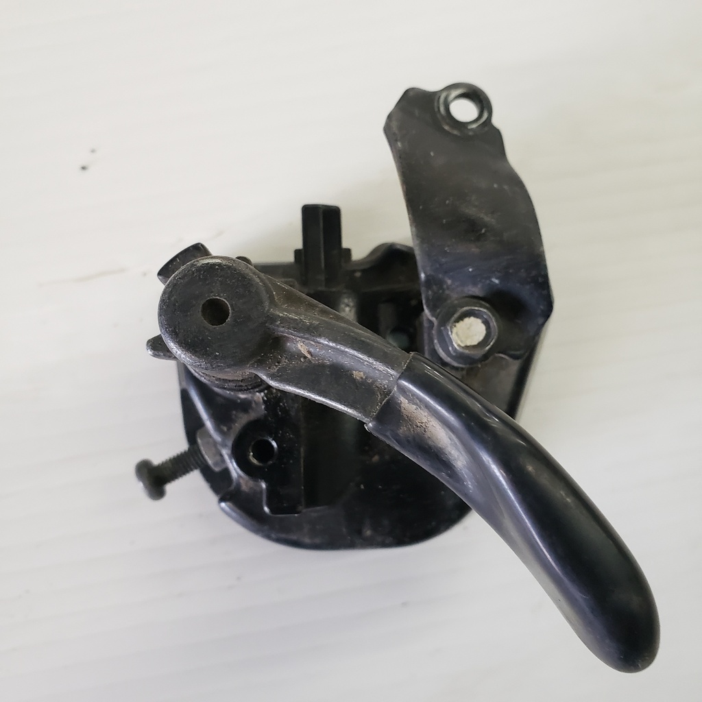 THROTTLE HANDLE
