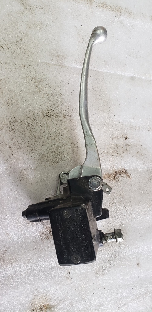 RR. MASTER CYLINDER ASSY - YAMAHA - 3B4-2583V-00-00