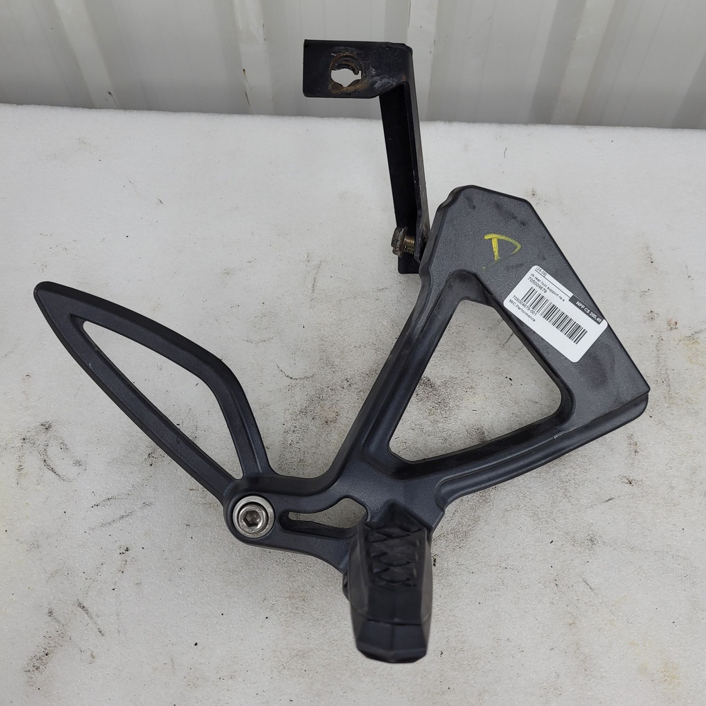 (new ref. 705003533) rh rear foot support rs-s
