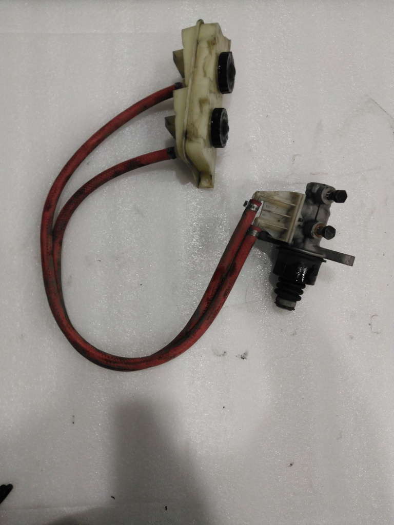 tandem cylinder master