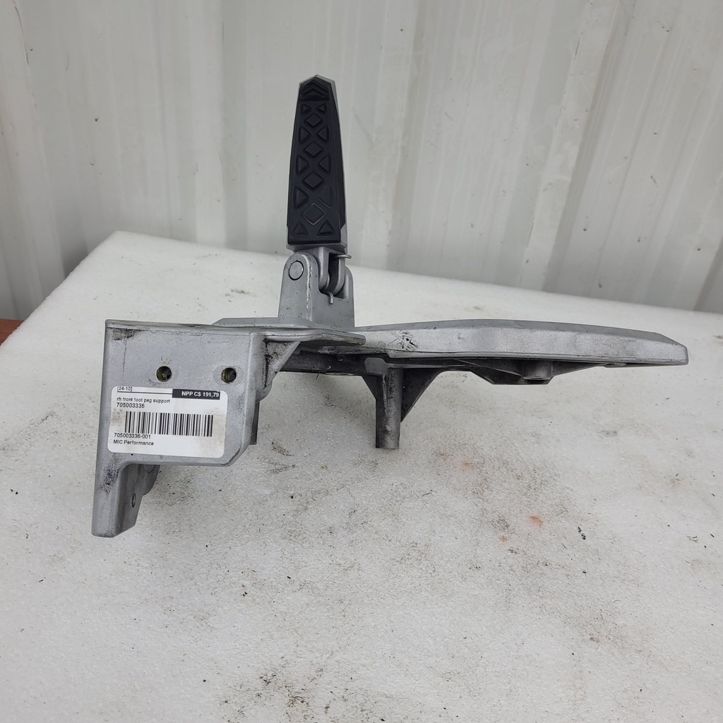 rh front foot peg support