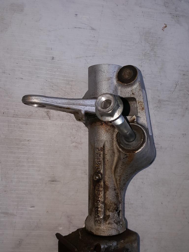 STEERING KNUCKLE ASSY (L) - YAMAHA - 8HG-23501-00-00