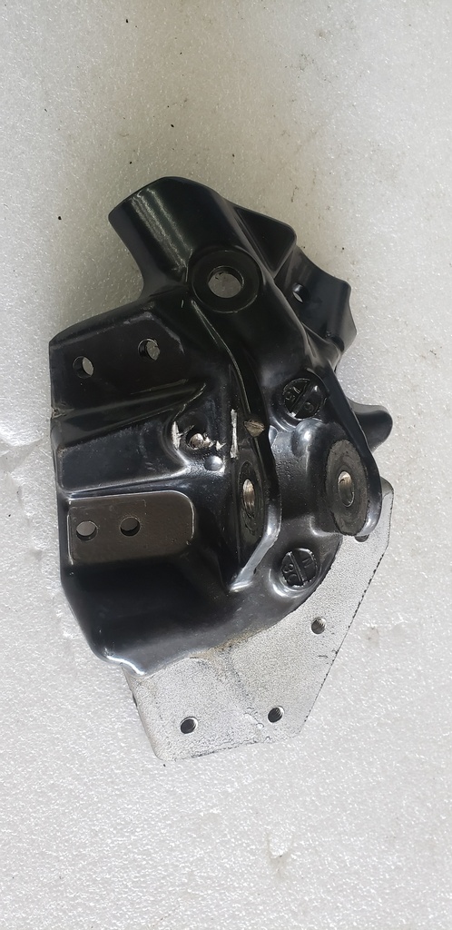 bracket, shock mount - upper right - black