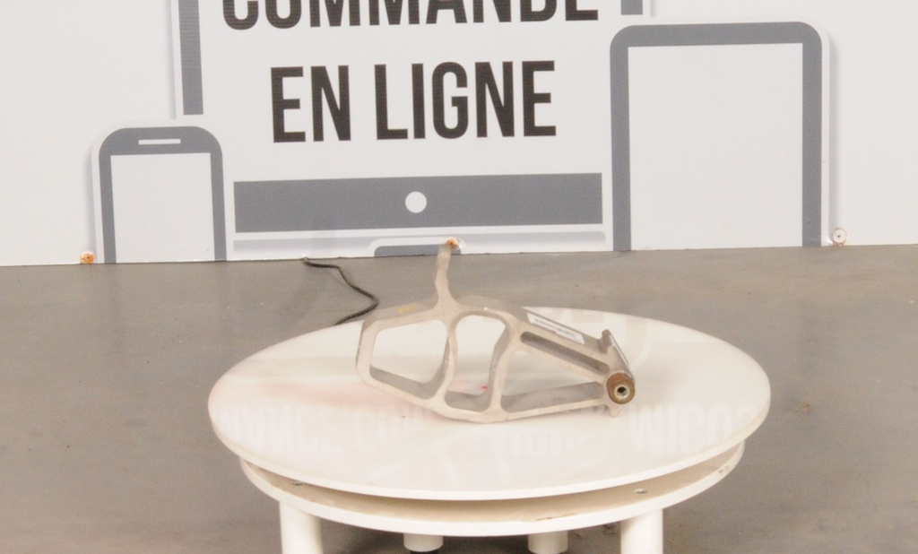 SPINDLE ASSEMBLY, RIGHT