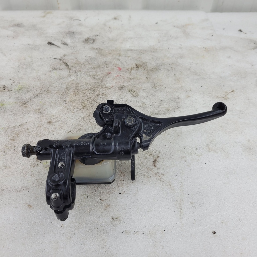 master cylinder reservoir ass'y