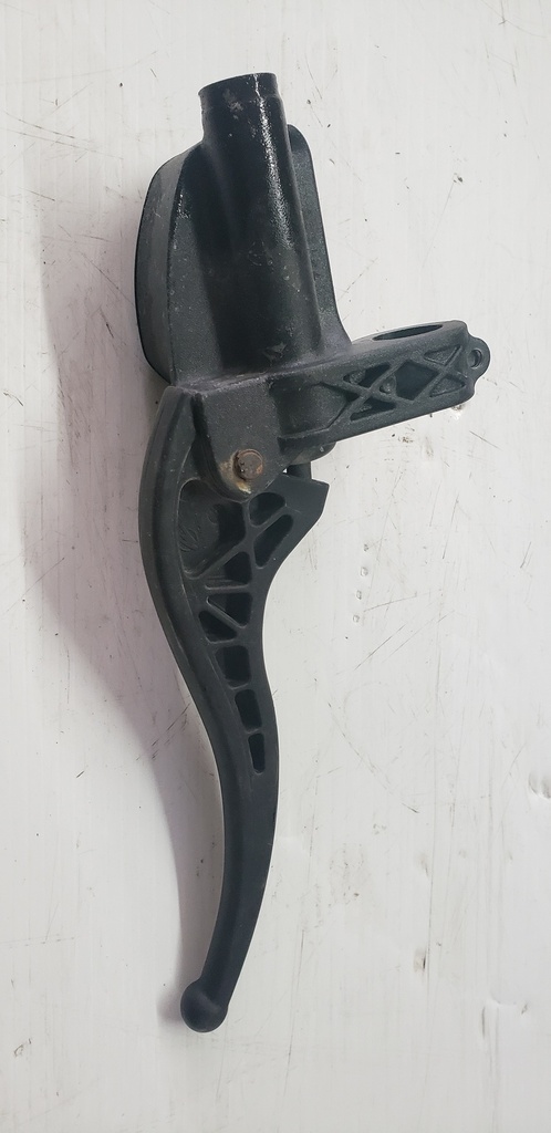 MASTER CYLINDER ASSEMBLY, RIGHT