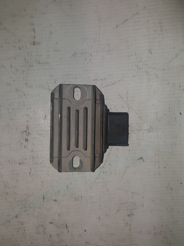 Kawasaki VOLTAGE REGULATOR - 21066-S004