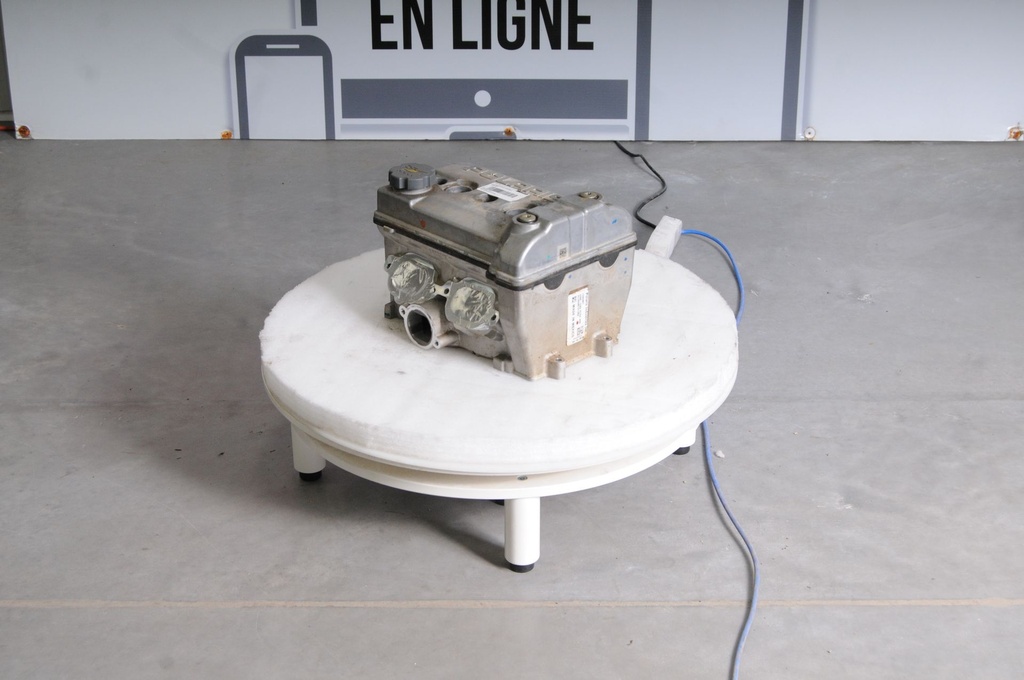 CYLINDER HEAD ASSEMBLY