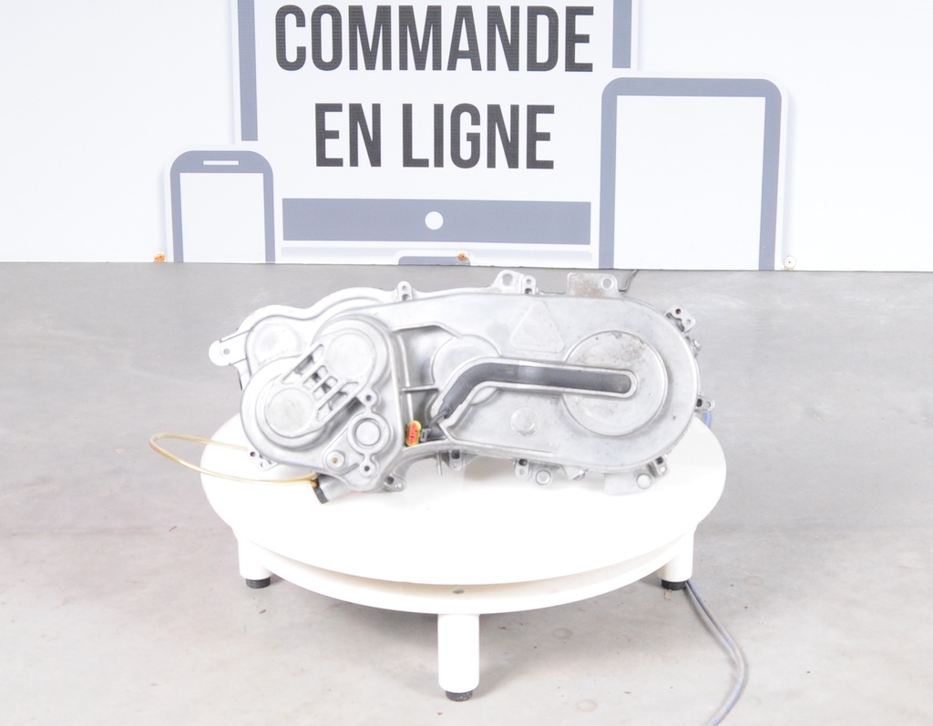 (new ref. 504153477) cover, outside