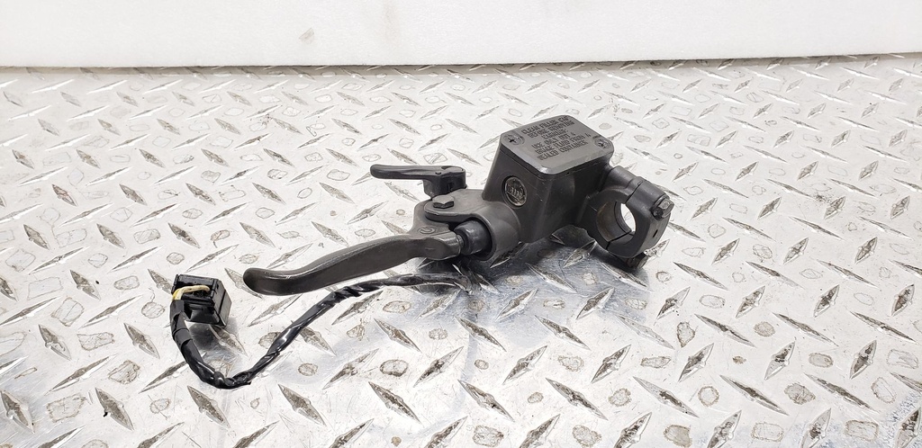 master cylinder ass’y