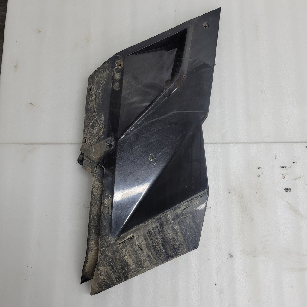 (new ref. 705011710) tmeless black lh rear lateral panel model-black carbon (turbo)