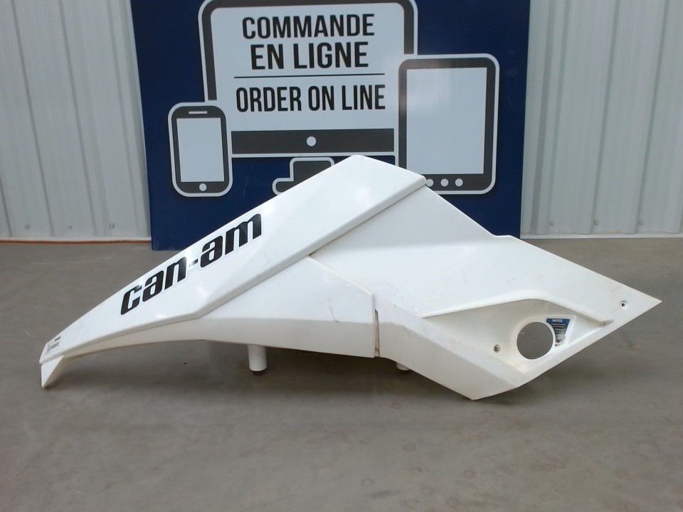 White RH Rear Fender Package XC, STD White Model