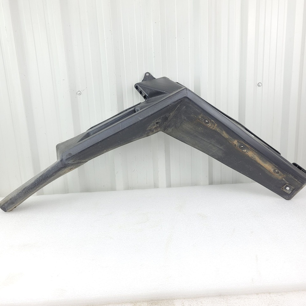 rear left fender flare, gloss b