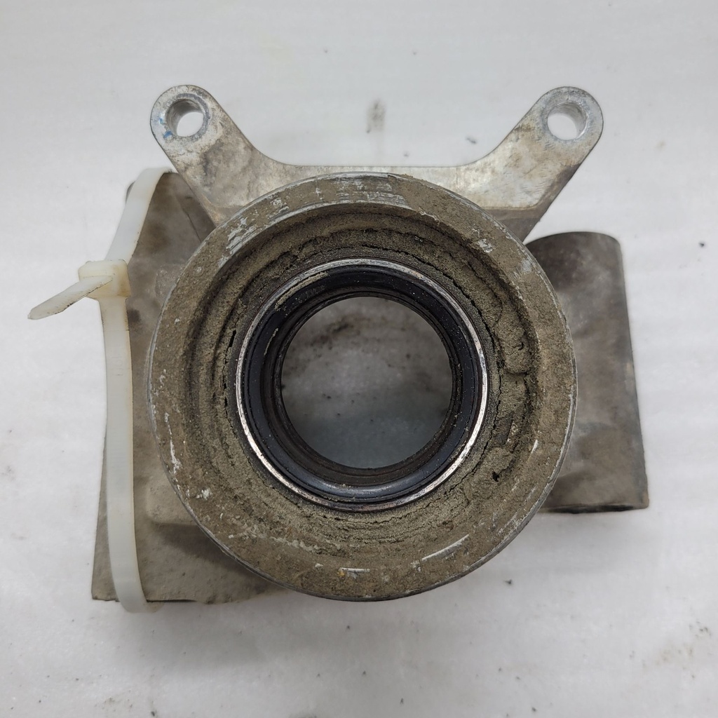 wheel bearing carrier, right