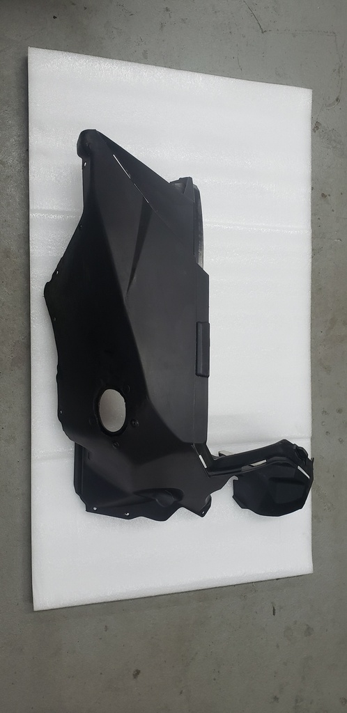 plate, skid - right - black (inc. 2-7 and 15-20)