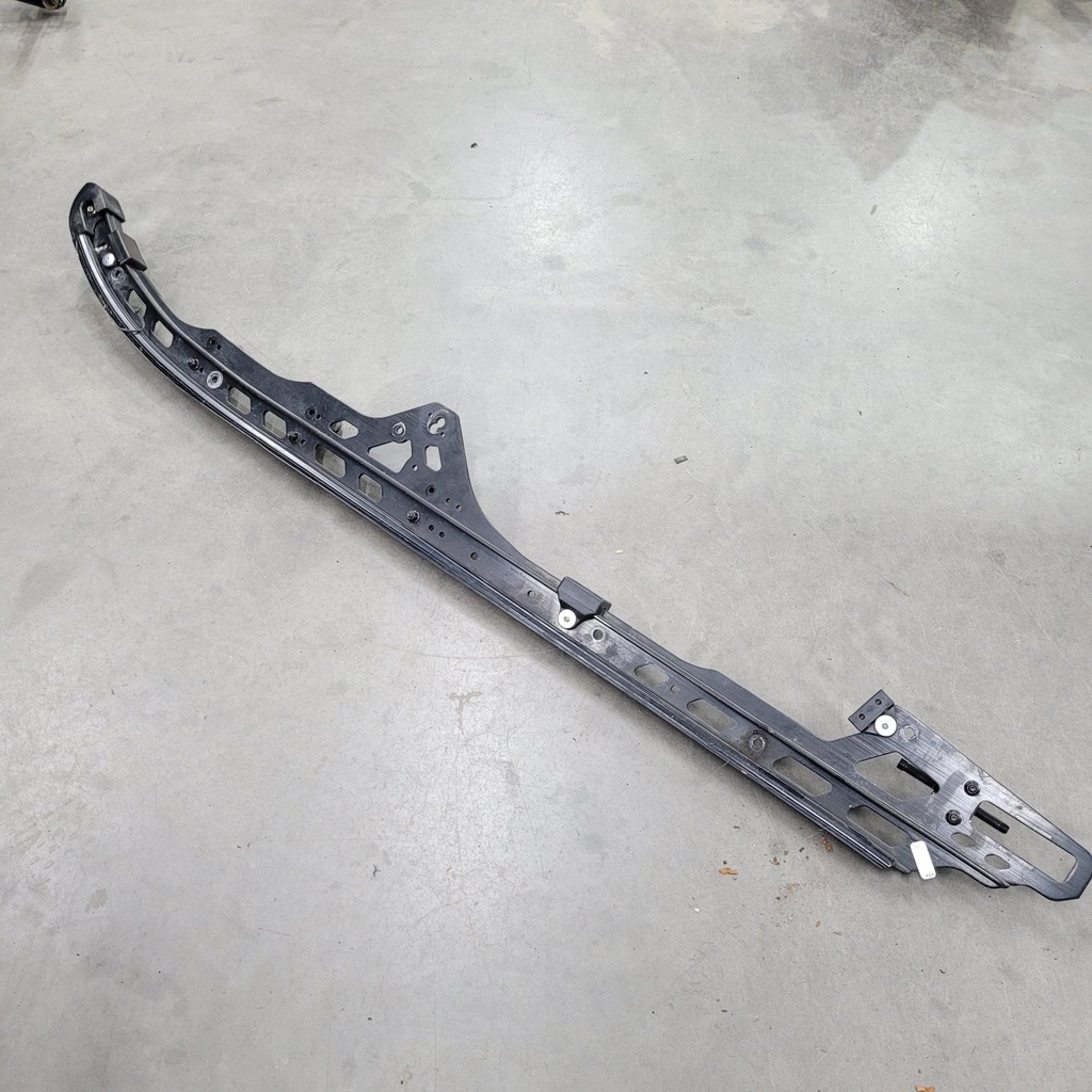 deep black, rail suspension 137