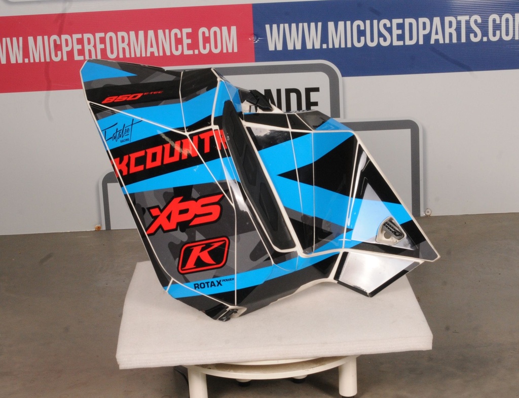 white, lh panel bright white