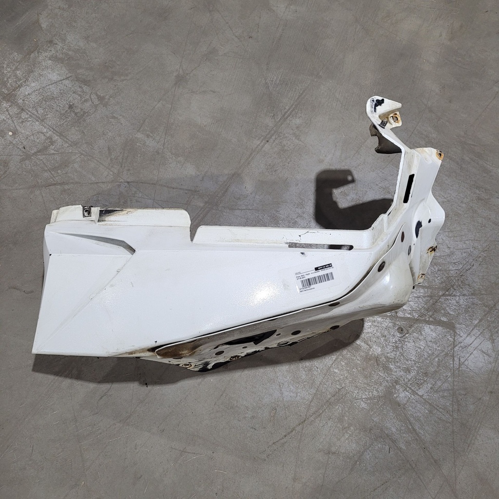 Plate, Skid - Right - w/o Decals - White (inc.27-32)