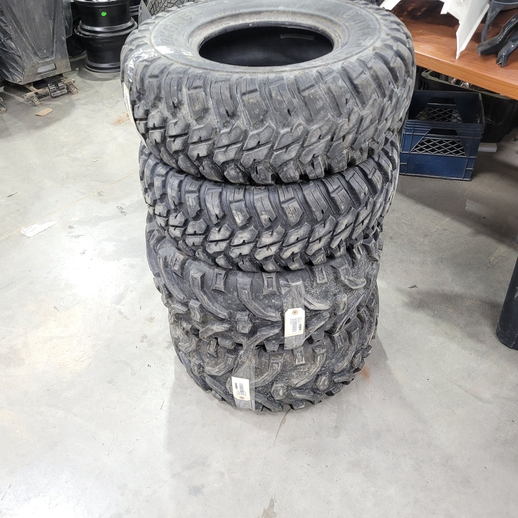 Set pneus 27X9-12 / 27X11-12 Usagé