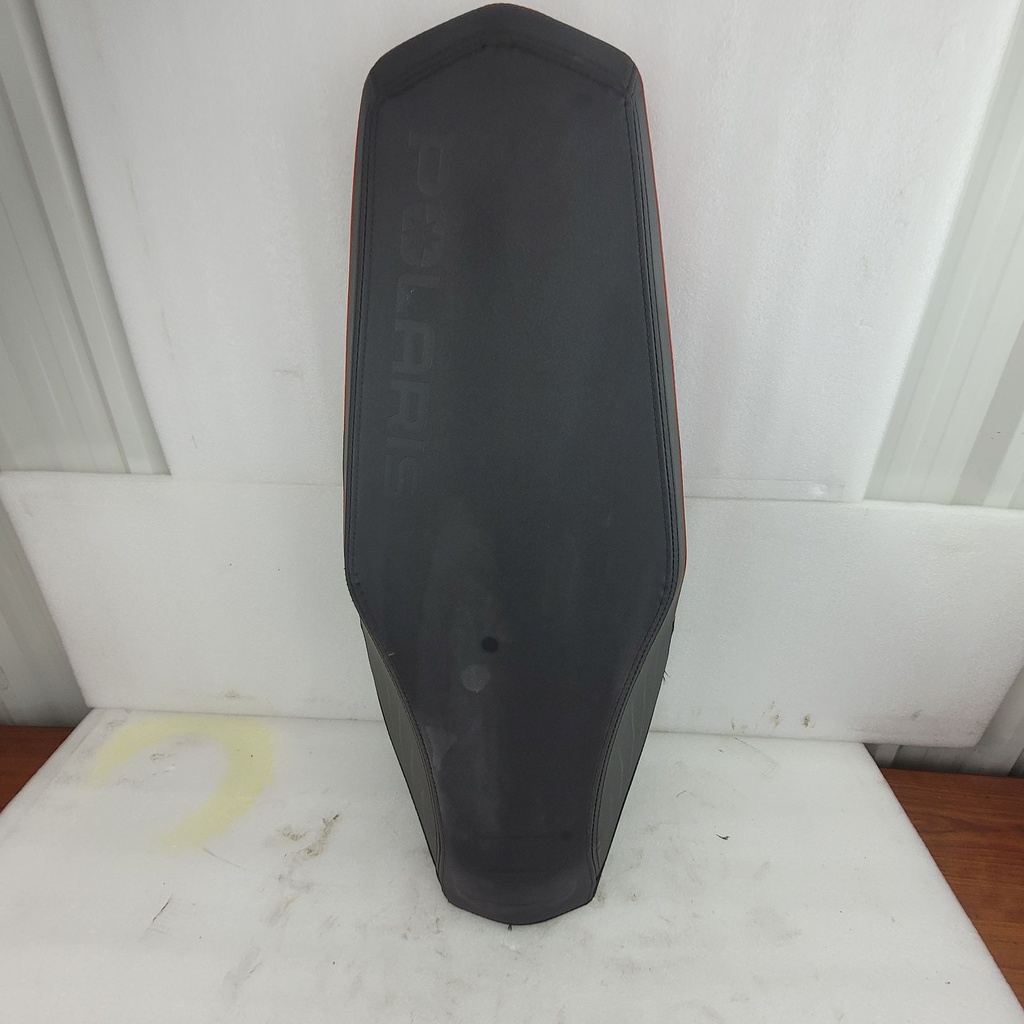 asm-seat black/indy red red side panel option