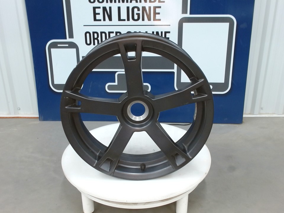 Carbon Black, Front Wheel