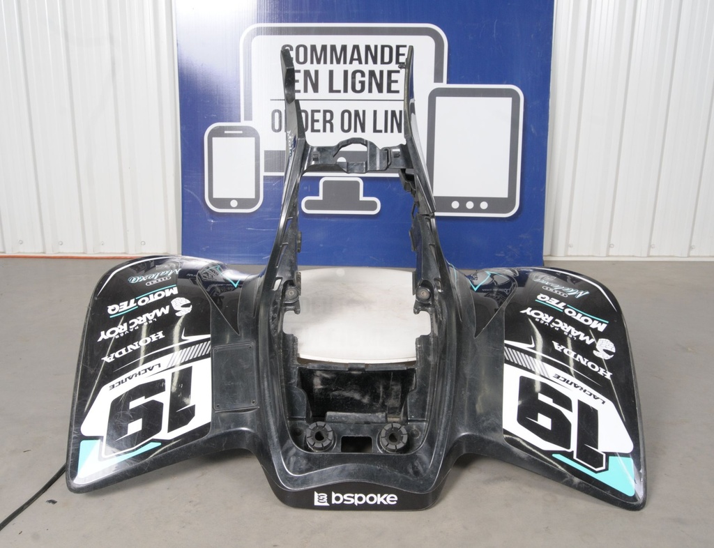 FENDER, RR. *NHA79MR*