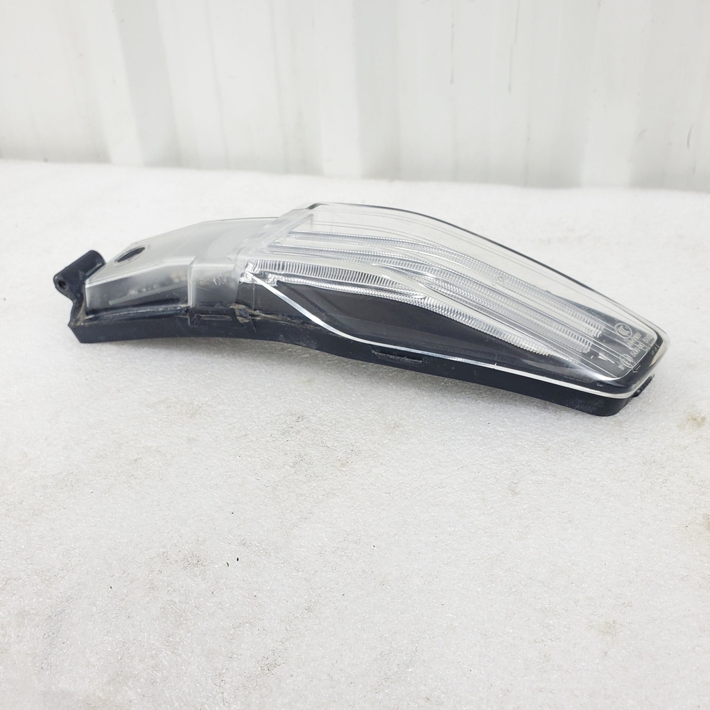 rh front position light