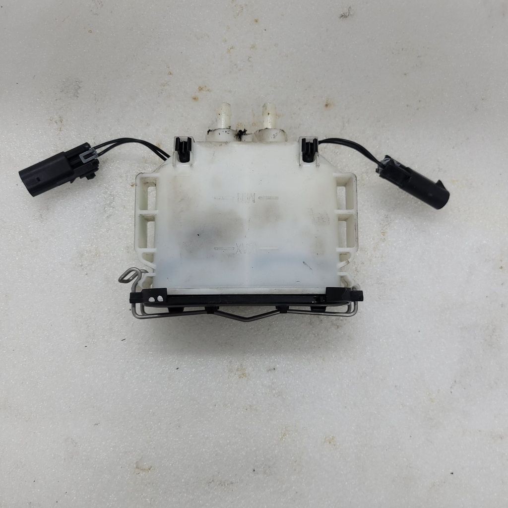 master cylinder reservoir ass'y