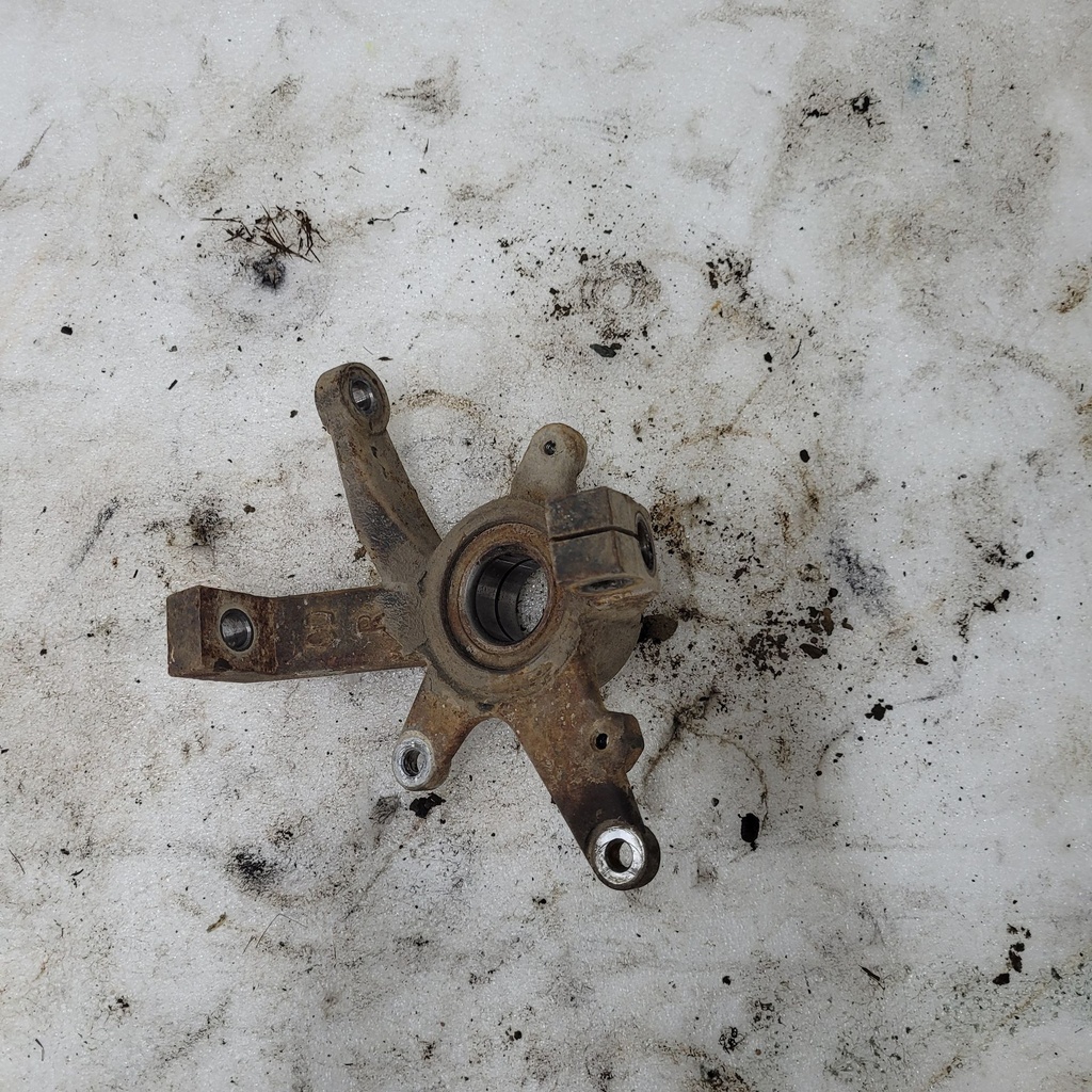 steering knuckle (rh)