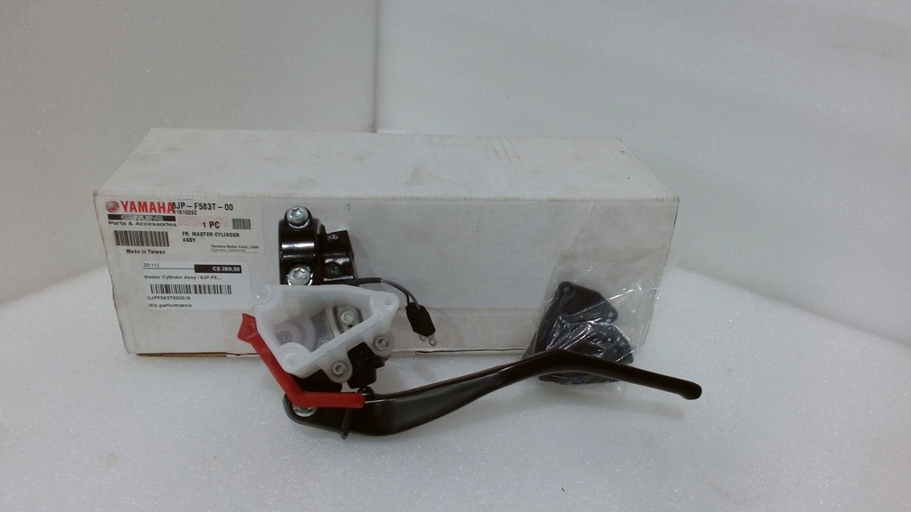 Master Cylinder Assy / 8JP-F583T-00-00