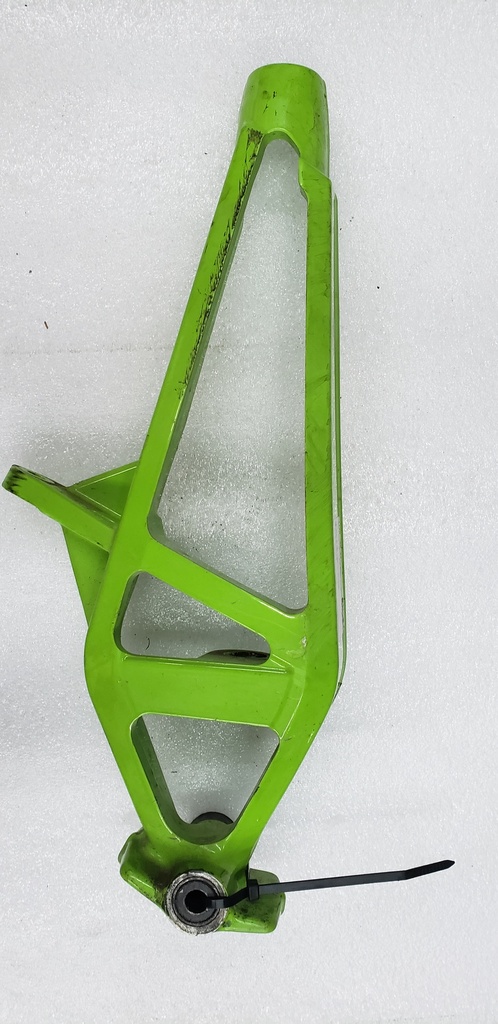 spindle, steering - right - green (inc. 2)