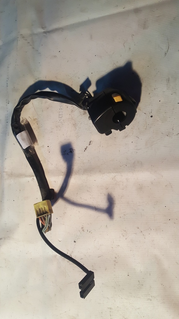 SUZUKI SWITCH ASSY, HANDLE RH - 37200-17G50