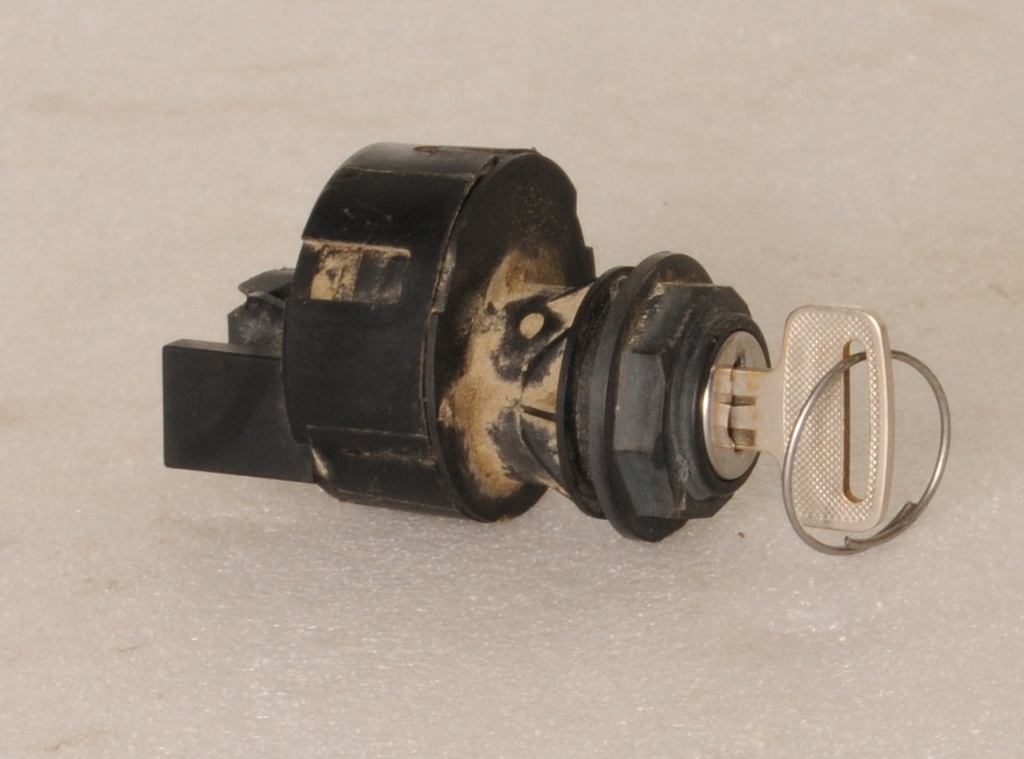 (new ref. 4081556) switch-key,3 pos,mt slv