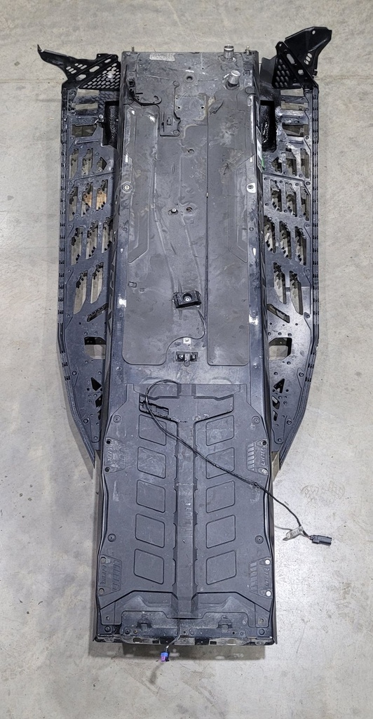 Chassis Tunnel 137" Deep Black