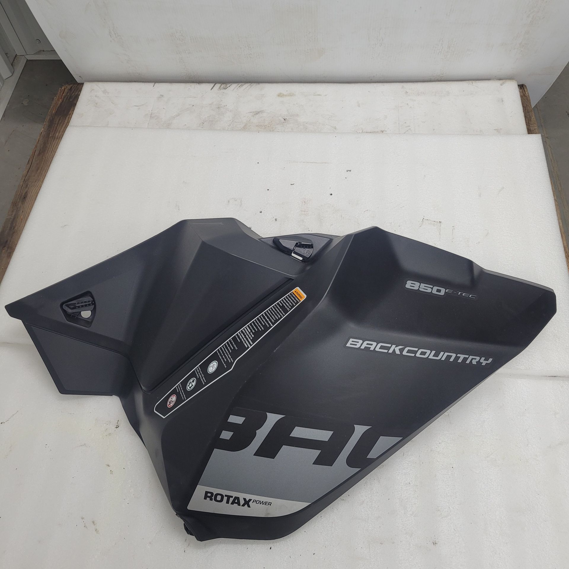 セブンイレブン 冬ギフト カタログ new ref. 517306875) black rh panel, without opening スノーモービル